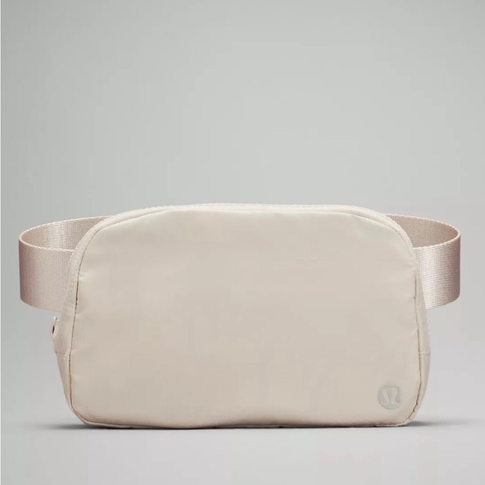 Lululemon Everywhere Belt Bag Opal White